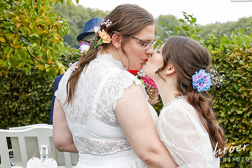 Get together Wedding Love  (EFTS-251012-16-59-01-9475)