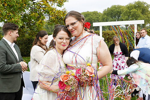 Get together Wedding Love  (EFTS-251012-17-24-51-0209)