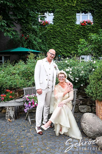 Hochzeit Heike und Edward Ted van Schie am 03.06.2022 (EFTS-220603-18-34-50-3495)
