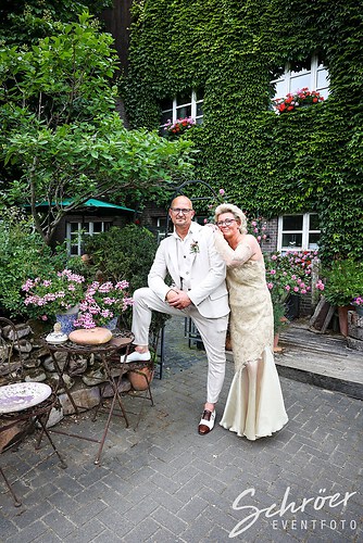 Hochzeit Heike und Edward Ted van Schie am 03.06.2022 (EFTS-220603-18-39-58-3582)