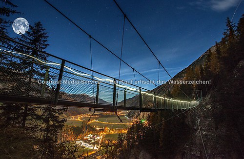 Teufelskanzel_Hängebrücke_Nacht_02