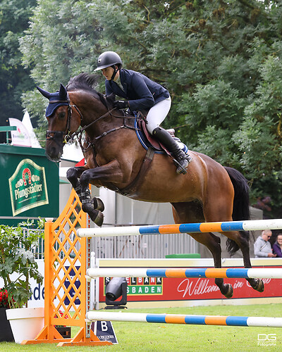 pfingstturnier_springen-24_kellie-allen_2025-06-07_foto-detlef-gottwald_K06_1173
