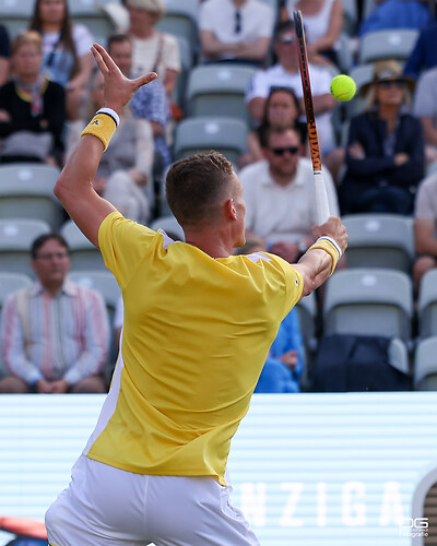 boss-open_atp250_stuttgart_lehecka-tiafoe_2023-06-14_foto-detlef-gottwald_K06_0920