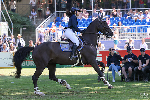 Aya Hamcho (SYR) ZEF _ pfingsturnier_springen-obermayr_2023-05-29_foto-detlef-gottwald_K06