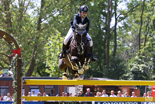 Aya Hamcho (SYR) ZEF _ pfingsturnier_springen-obermayr_2023-05-29_foto-detlef-gottwald_K06