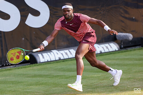 boss-open_atp250_stuttgart_lehecka-tiafoe_2023-06-14_foto-detlef-gottwald_K06_0848