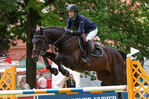 pfingstturnier_springen-24_anna-dryden_2025-06-07_foto-detlef-gottwald_K06_0448