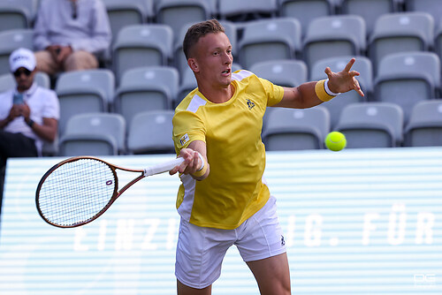 boss-open_atp250_stuttgart_lehecka-tiafoe_2023-06-14_foto-detlef-gottwald_K06_0760