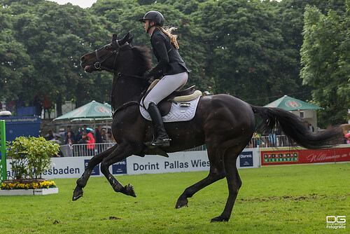 Viktoria Jacobi (GER) _ Curtis JS _ pfingstturnier_2024-05-19_foto-detlef-gottwald_K06_103