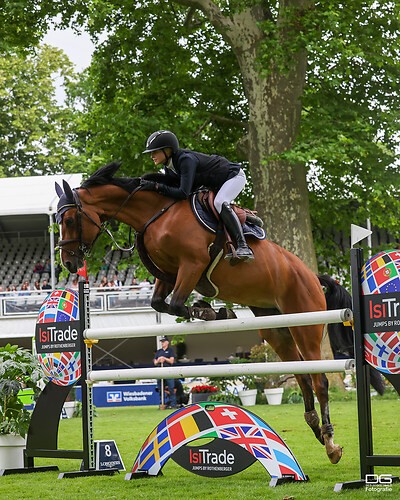 pfingstturnier_springen-24_kristina-klebanova_2025-06-07_foto-detlef-gottwald_K06_1132