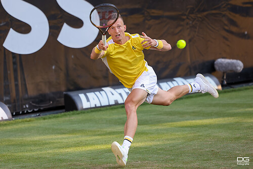 boss-open_atp250_stuttgart_lehecka-tiafoe_2023-06-14_foto-detlef-gottwald_K06_0970