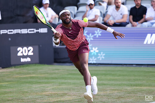 boss-open_atp250_stuttgart_lehecka-tiafoe_2023-06-14_foto-detlef-gottwald_K06_0867