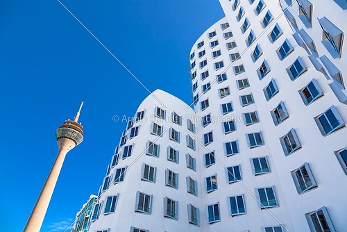duesseldorf tv tower with modern architecture in front