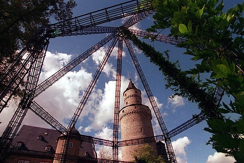 Idstein Hexenturm vom Rosengarten 2000