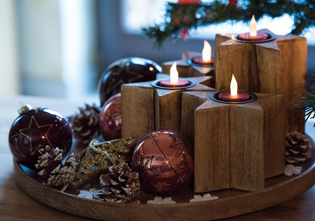 Advent wreath (Advent wreath) | Advent wreath with electric candles | tradition, table. no people, indoors, burning, close-up, christmas, decoration, electric light, candles, advent
