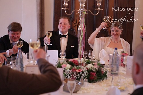 Ein Toast auf das Brautpaar