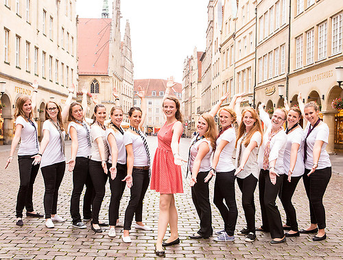 rotes kleid prinzipalmarkt