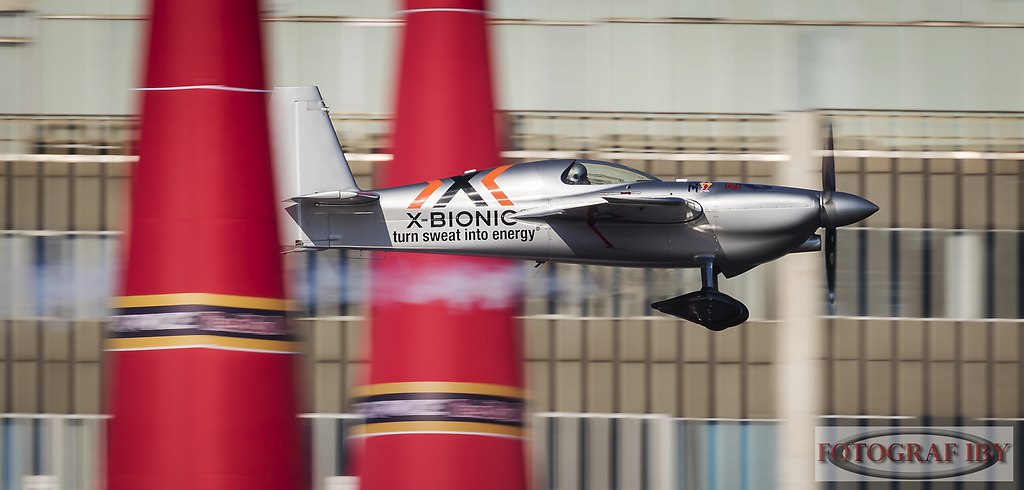 sportmediapics01_iby | BUDAPEST,UNGARN,05.07.2015, SPORT,MOTORSPORT,KUNSTFLUG, RED BULL AIR RACE. Bild zeigt Sieger...