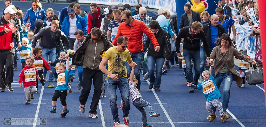 JUNIOR-MARATHON LINZ 2016 (160402bm_148130) | SPORT, LEICHTATHLETIK, LAUFSPORT,JUNIOR- MARATHON LINZ, 02.APRIL  2016
IM BILD: STADION LINZ...