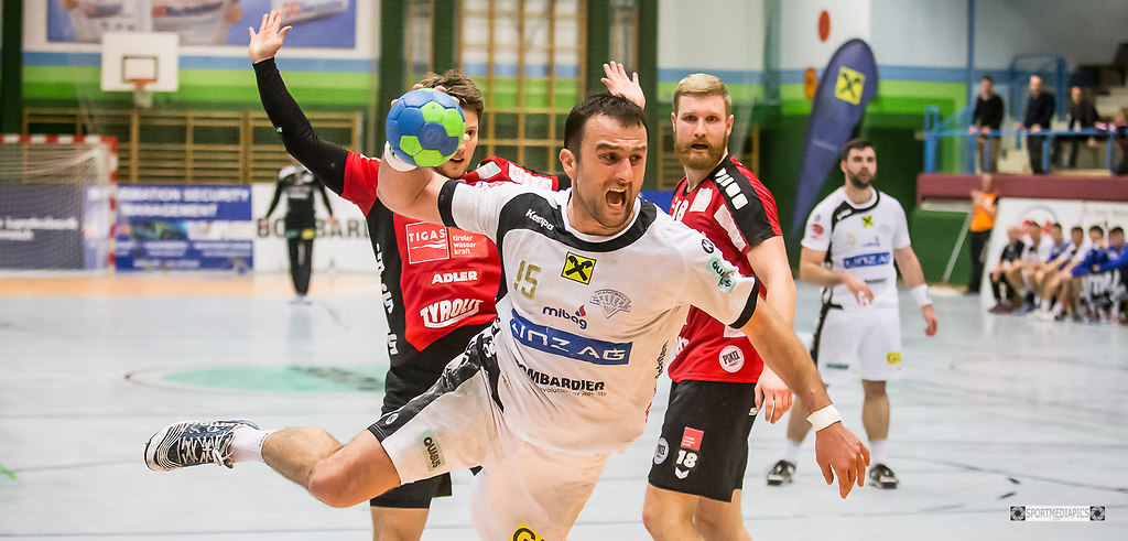 HC LINZ AG - Sparkasse Schwaz Handball Tirol (170318bm_0506) | SPORT, HANDBALL, 2017-03-18,  IM BILD: HC LINZ AG - Sparkasse Schwaz Handball Tirol GOJKO...