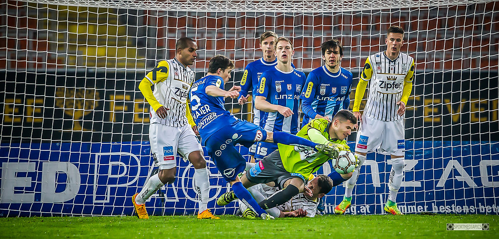 LASK - BALU WEISS LINZ (170417bm_145621) | SPORT, FUSSBALL, LINZ, 2017-04-17 IM BILD: DERBY LASK - BLAU WEISS LINZ  FOTO:...