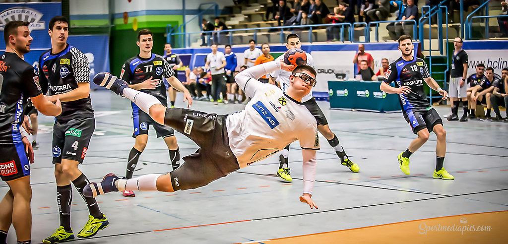 HC LINZ AG - HC BRUCK (180216bm_3504) | SPORT, HANDBALL, LINZ, 2018-02-16,  IM BILD:  FOTO: SPORTMEDIAPICS.COM / MANFRED BINDER