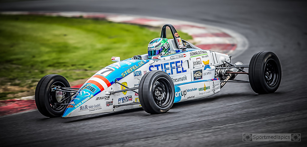 NICO GRUBER BRANDS HATCH  (180601bmmac6614)