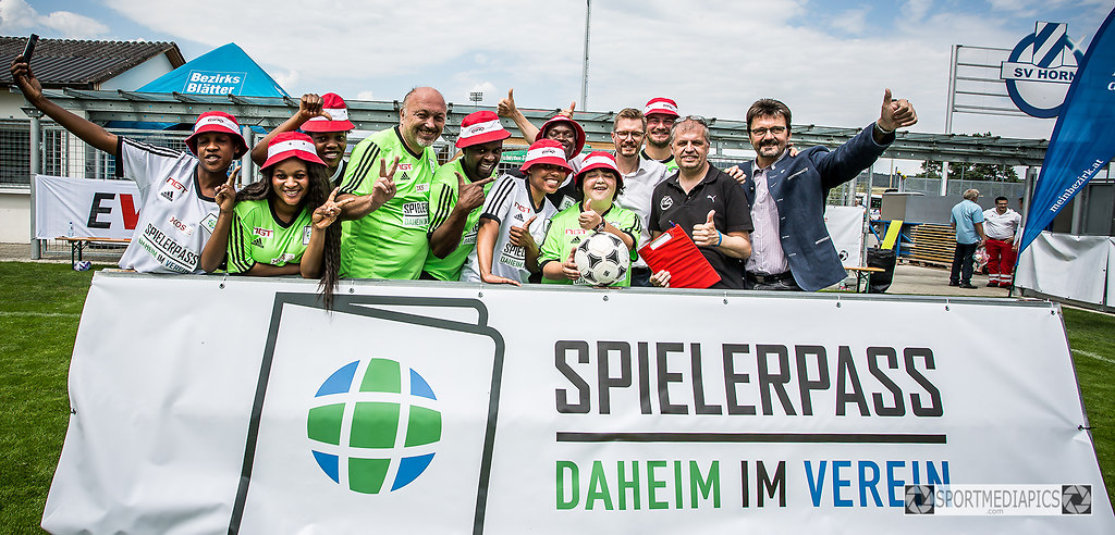 SPIELERPASS FUSSBALLKULTUR (180616bm_2000) | SPORT, FUSSBALL, SPIELERPASS FUSSBALLKULTUR     IM BILD:   FOTO: SPORTMEDIAPICS.COM/MANFRED BINDER | BLAUWEISS LINZ, FIFA, FUSSBALL, SKY ERSTE LIGA