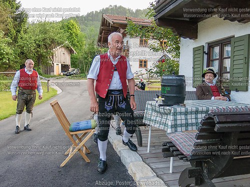 Gebirgsschützenkompanie trägt dem Unterwössner Bürgermeister