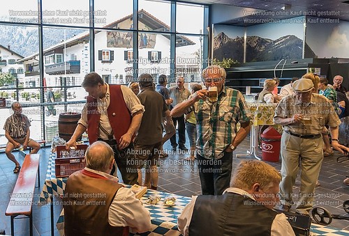 Tag der offenen Tür mit Weihe im neuen EDEKA-Markt im Dorfzentr