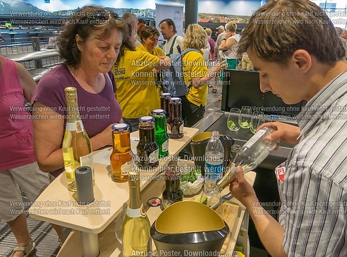 Tag der offenen Tür mit Weihe im neuen EDEKA-Markt im Dorfzentr