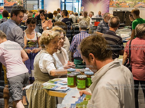 Tag der offenen Tür mit Weihe im neuen EDEKA-Markt im Dorfzentr