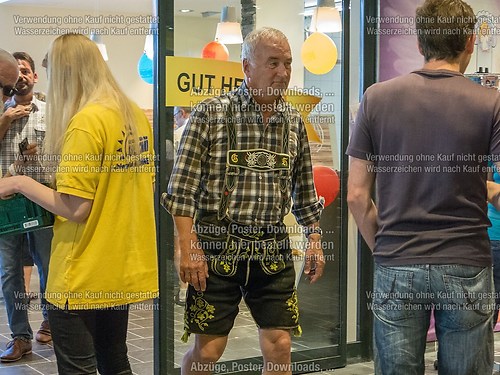 Tag der offenen Tür mit Weihe im neuen EDEKA-Markt im Dorfzentr