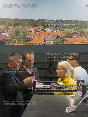 Tag der offenen Tür mit Weihe im neuen EDEKA-Markt im Dorfzentr