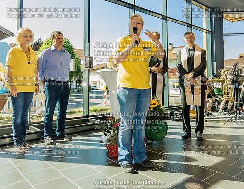 Tag der offenen Tür mit Weihe im neuen EDEKA-Markt im Dorfzentr