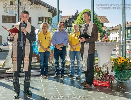 Tag der offenen Tür mit Weihe im neuen EDEKA-Markt im Dorfzentr