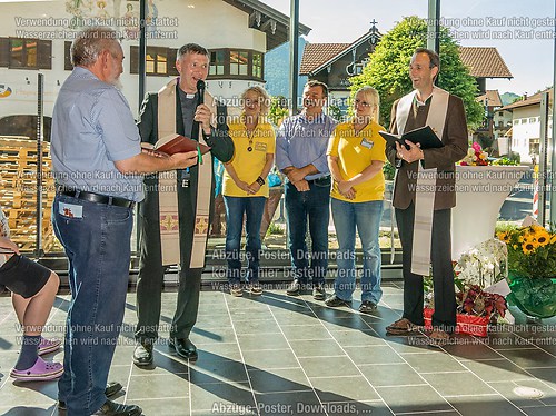 Tag der offenen Tür mit Weihe im neuen EDEKA-Markt im Dorfzentr