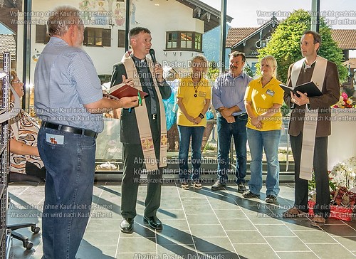 Tag der offenen Tür mit Weihe im neuen EDEKA-Markt im Dorfzentr