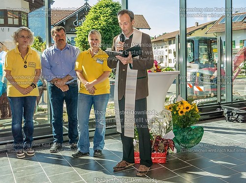 Tag der offenen Tür mit Weihe im neuen EDEKA-Markt im Dorfzentr