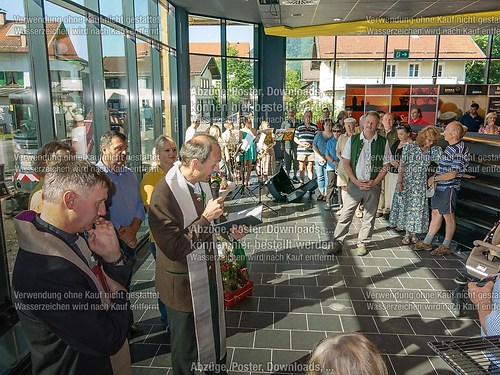 Tag der offenen Tür mit Weihe im neuen EDEKA-Markt im Dorfzentr