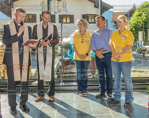 Tag der offenen Tür mit Weihe im neuen EDEKA-Markt im Dorfzentr