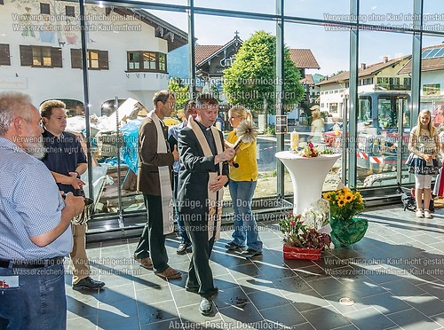 Tag der offenen Tür mit Weihe im neuen EDEKA-Markt im Dorfzentr