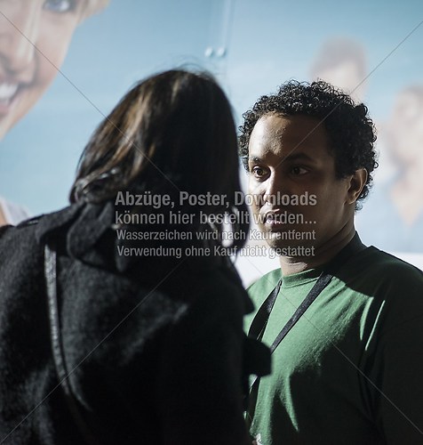 Gespräch Zimmermann Gegenlicht Versandhalle Hoepfner Burgfest 2013 f_2