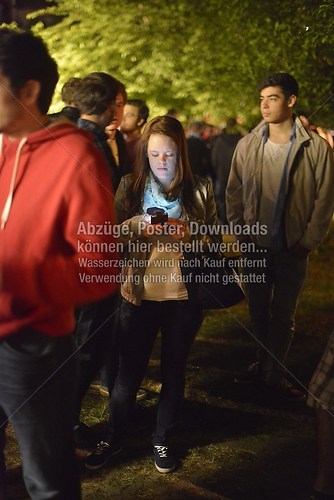 Simsen Handy im Garten 9610