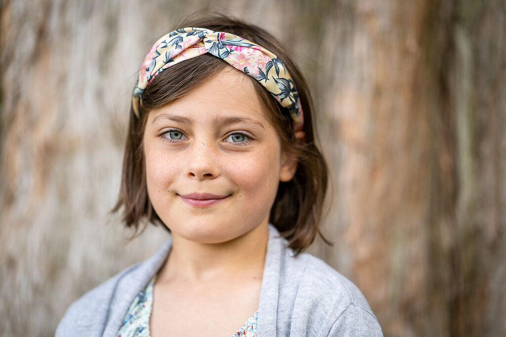Portrait Kids Huthpark (Dani_Kids_Huthpark__MENZEL_150-16) | Foto: Portrait von Dani’s Kids im Huthpark und Scheerwald Frankfurt. | Amelie, Bergstation, Frankfurt, Freddi, Huthpark, Kids, Mathilda, Menzel, Portrait, Seckbach