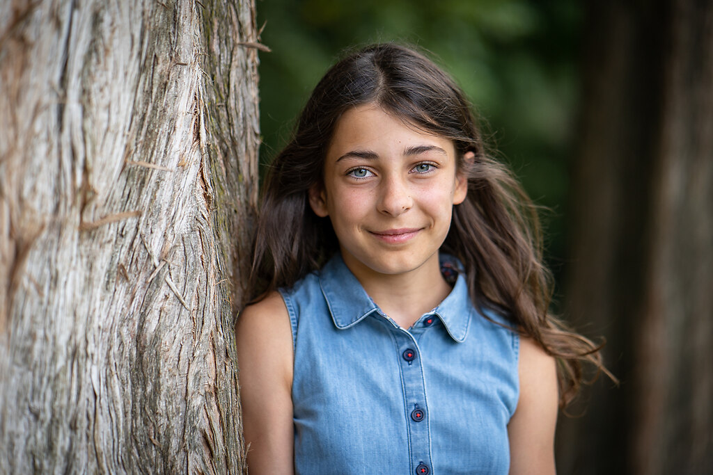 Portrait Kids Huthpark (Dani_Kids_Huthpark__MENZEL_150-30) | Foto: Portrait von Dani’s Kids im Huthpark und Scheerwald Frankfurt. | Amelie, Bergstation, Frankfurt, Freddi, Huthpark, Kids, Mathilda, Menzel, Portrait, Seckbach