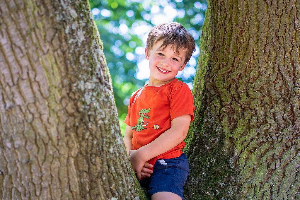 Kids im Huthpark (Huthpark_Kids__MENZEL-21-1-150) | Impressionen mit den Kids im Huthpark | Dani, Frankfurt, Freunde, Freundschaft, Huthpark, Kids, Kinder, Menzel, Seckbach