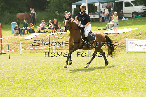 (c)SimoneHomberg_Ponyfest_Sa_20150606_0302