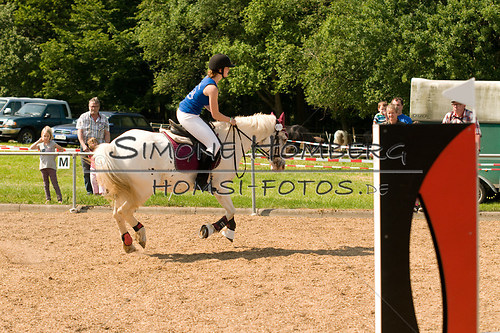 (c)SimoneHomberg_Ponyfest_Sa_20150606_0333