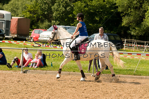 (c)SimoneHomberg_Ponyfest_Sa_20150606_0336